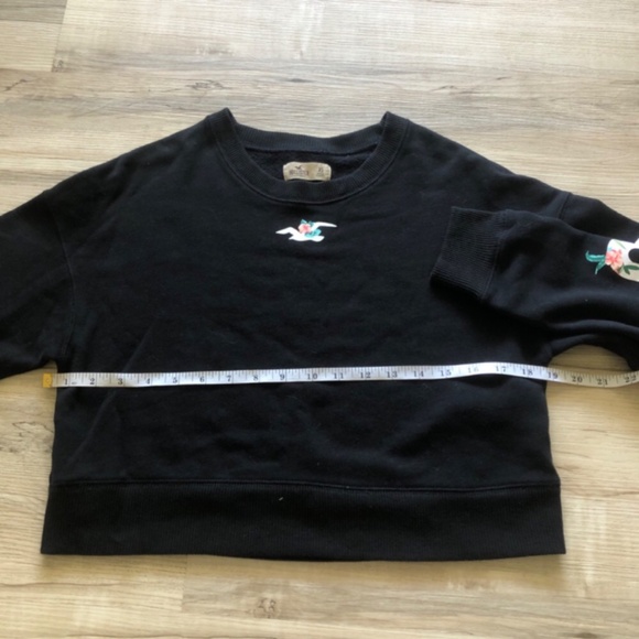 Hollister Crop Sweater - Picture 2 of 7